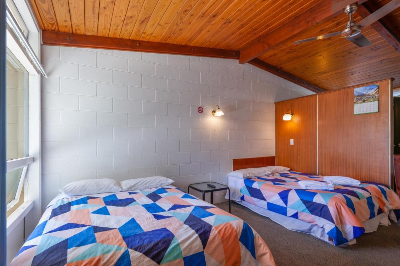 Aaryn Court Motel Rotorua Bagian luar foto