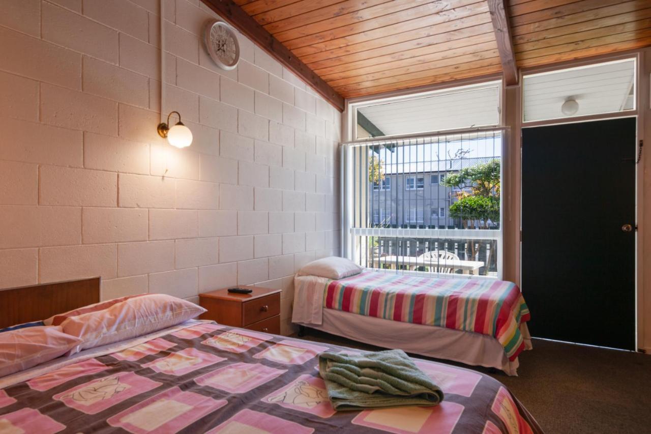 Aaryn Court Motel Rotorua Bagian luar foto