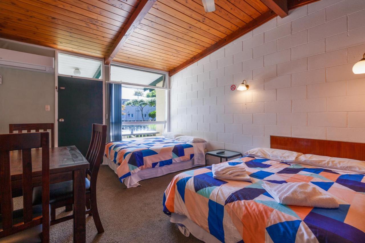 Aaryn Court Motel Rotorua Bagian luar foto